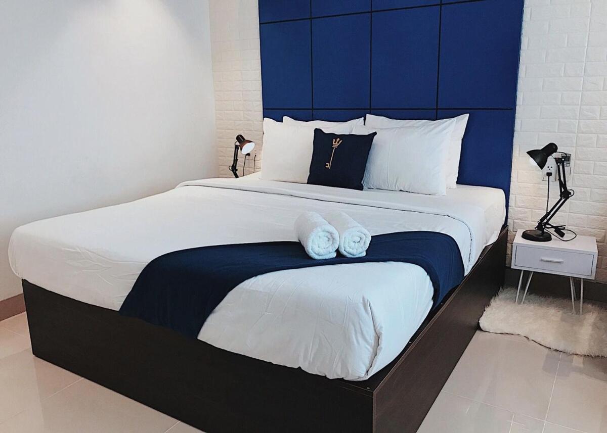 Lucia Hotel
